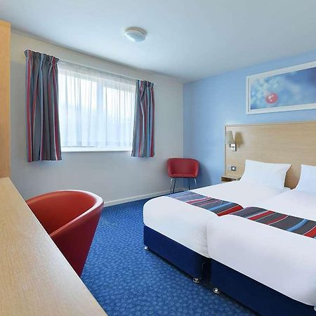 Travelodge Northampton Upton Way Номер фото