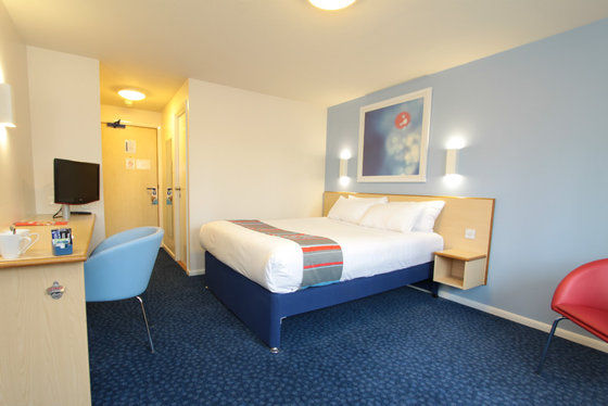 Travelodge Northampton Upton Way Номер фото