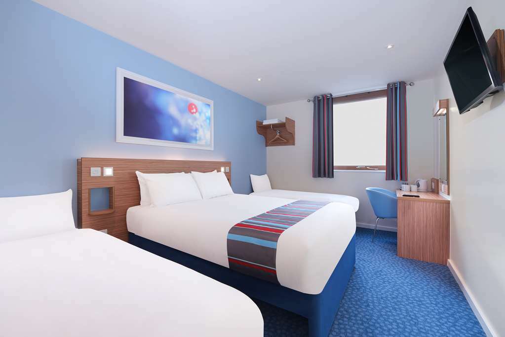 Travelodge Northampton Upton Way Номер фото