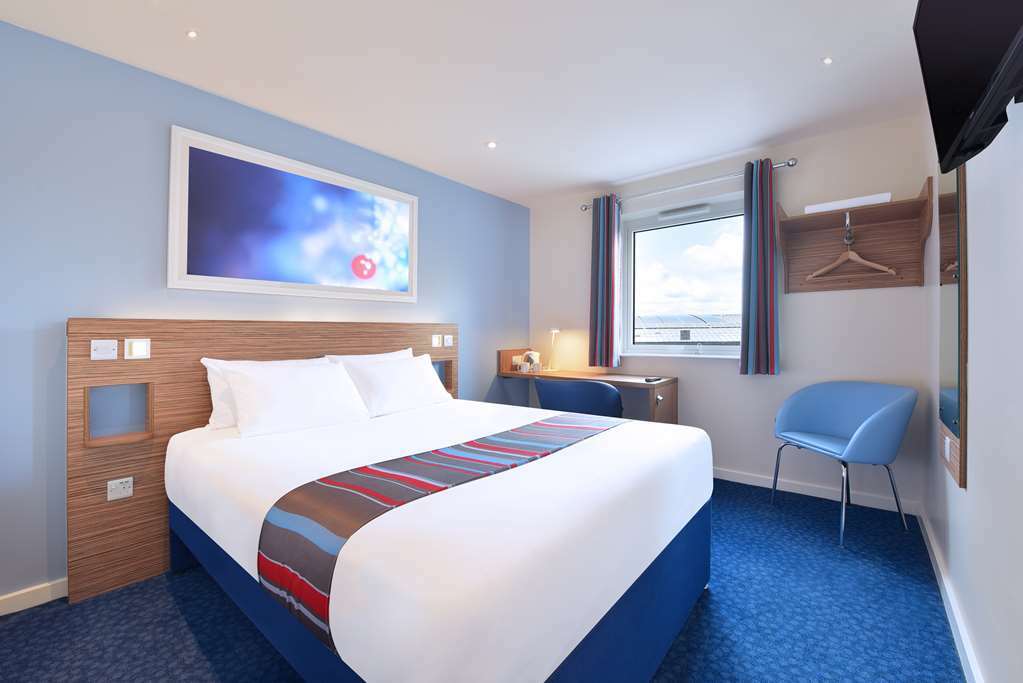 Travelodge Northampton Upton Way Номер фото